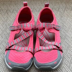 Ryca Pink and Gray Strappy Shoes Size 9M Contour Footbed